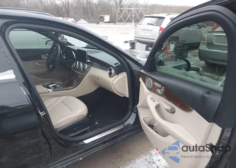 2018 Mercedes-Benz C 300 4Matic из США, поврежденный, VIN 55SWF4KB5JU254240